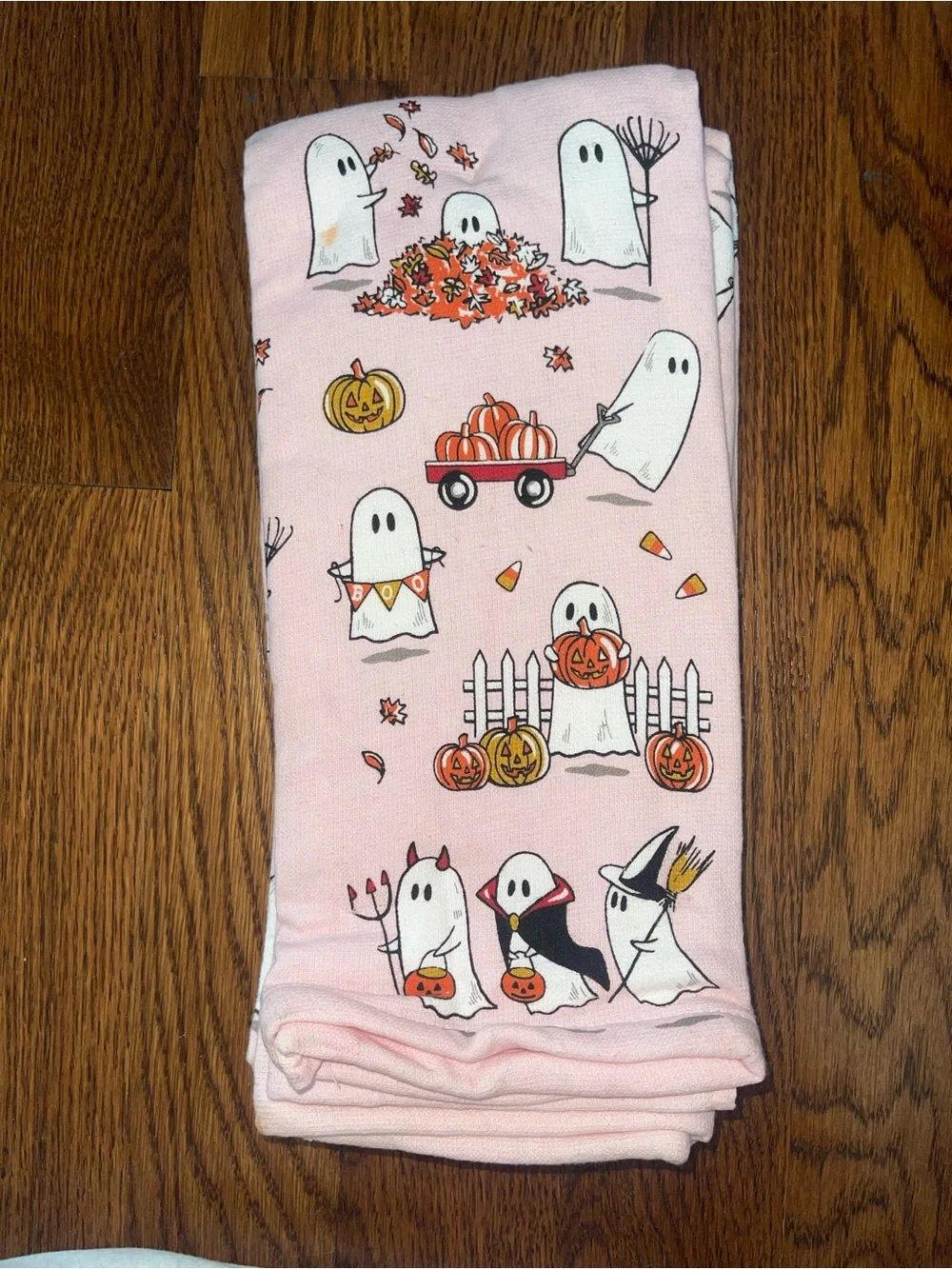 Isaac Mizrahi Halloween Pink Ghost Towels Set of 3
